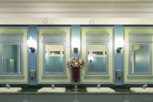 现代风格浴室室内设计