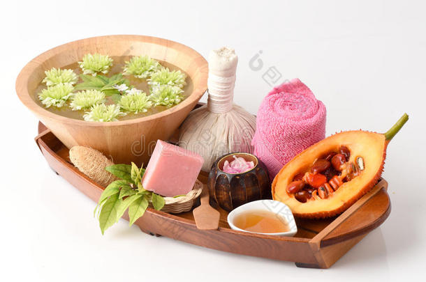 面膜和肥皂宝宝菠萝蜜刺苦瓜，甜葫芦，耳蜗葫芦和蜂蜜。