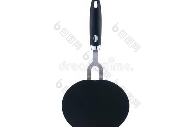 巨大的黑色烹饪铲子正面视图隔离在白色背景上