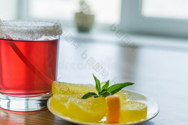 水果饮料和水果糖果从柠檬。