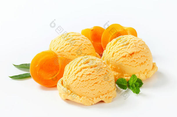 杏冰淇淋