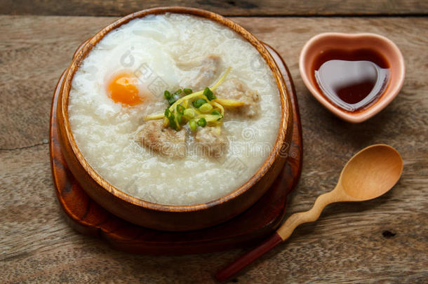 亚洲背景碗早餐世纪