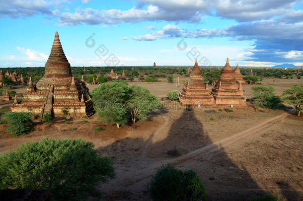 缅甸巴甘古城，有2000多座佛塔和寺庙。
