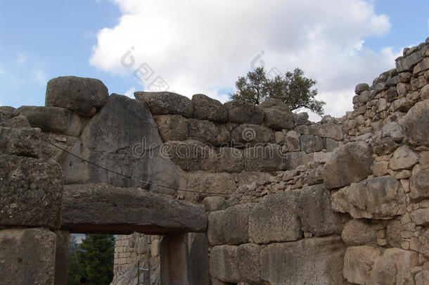 希腊迈锡尼废墟门口