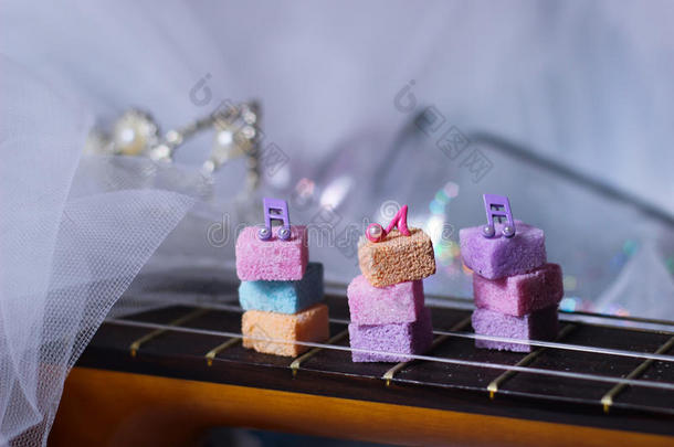 吉他闪光细节可爱的罐子音乐音符公主糖管