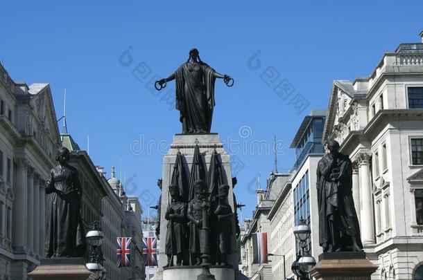 克里<strong>米亚</strong>战争纪念碑在皮卡迪利马戏团，伦敦，英国
