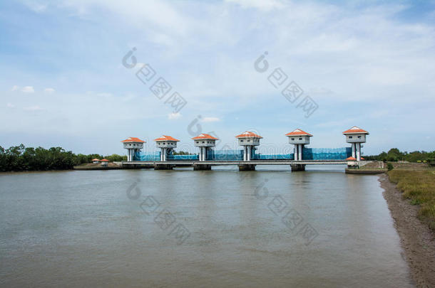 泰国用于灌溉和<strong>防洪</strong>的闸门河坝