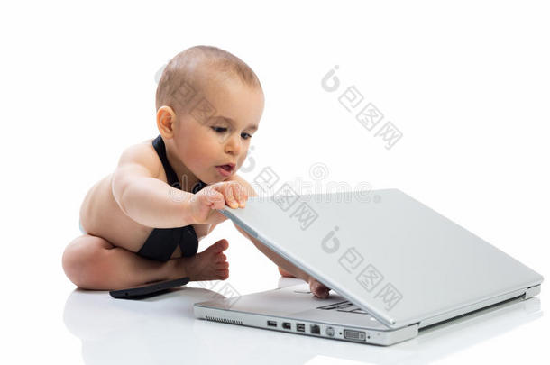 小孩子玩电脑