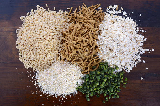 天线大麦麸皮棕色的谷类食品