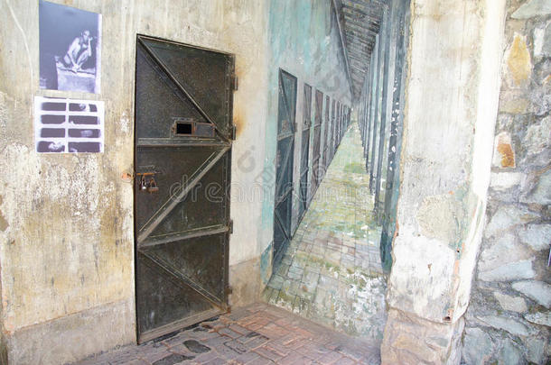 越南监狱的牢房门
