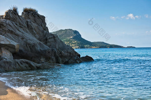 清晨的海岩，锡托尼娅，恰基迪基