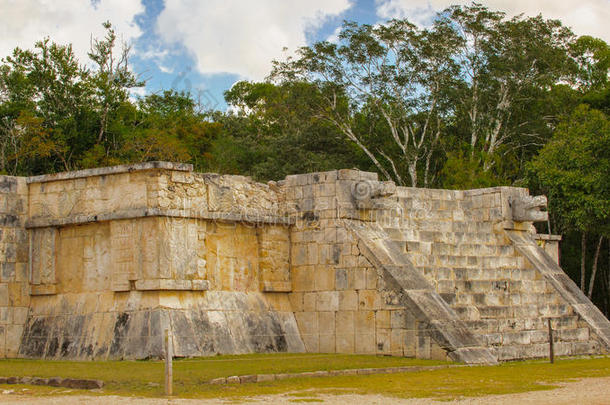 奇琴伊察，一个由玛雅文明人建造的哥伦布前大城市
