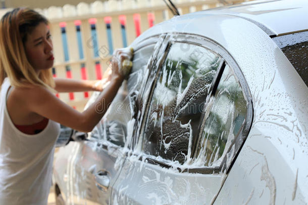 洗车，女人洗车