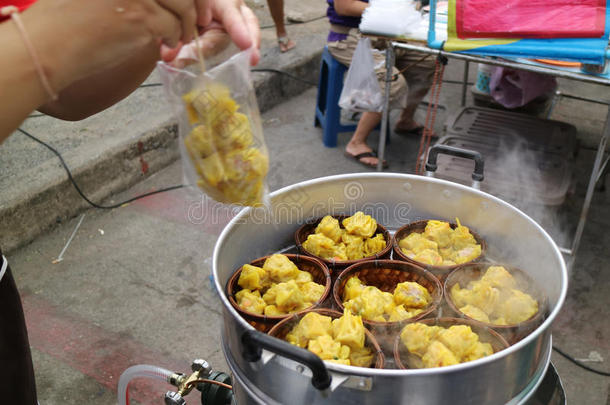 跳蚤市场的饺子