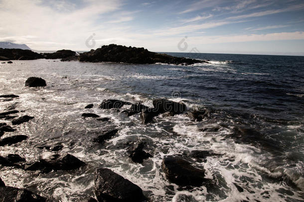 在洛芬岛的海滩<strong>上海</strong>浪拍打