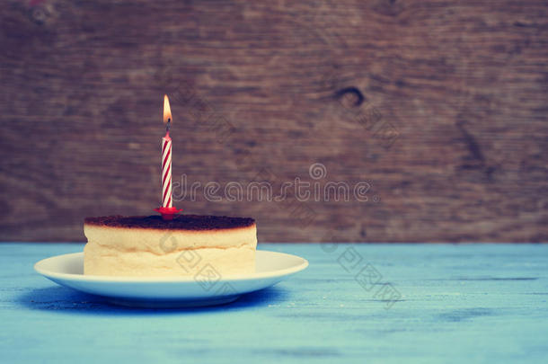 周年纪念日生日蓝色蛋糕蜡烛