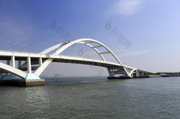 厦门海湾蓝色桥建筑