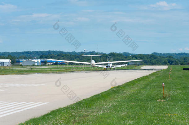 飞机机场法里堡滑翔机滑翔
