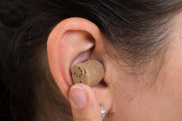 附件帮助听力学家听力学听觉的