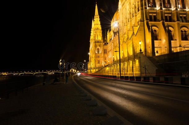 布达佩斯<strong>城市</strong>景观夜间与匈牙利议会<strong>美化</strong>