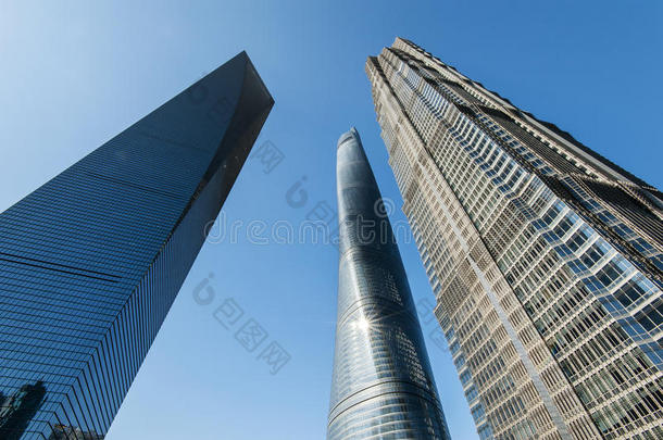 <strong>上海</strong>有3座高楼，其中包括世界第三高楼