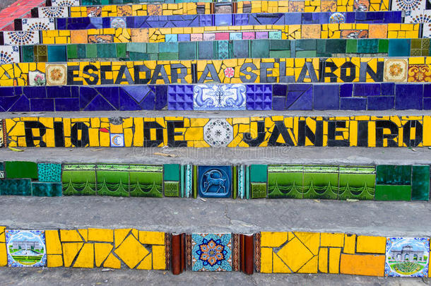 埃斯卡达里亚·塞隆在里约热内卢著名的台阶，巴西艺术家