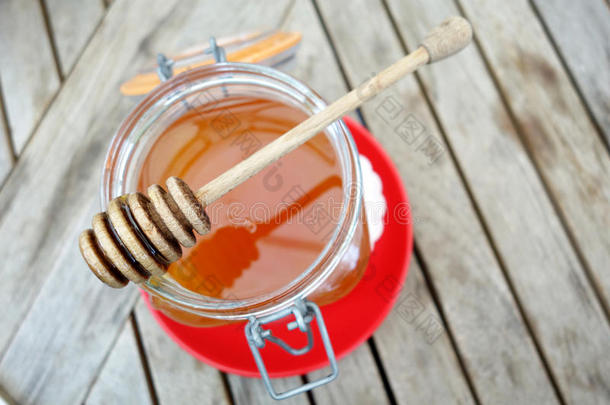 爱沙尼亚健康健康的蜂蜜罐子