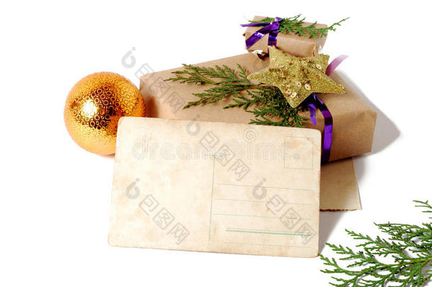 <strong>工艺礼品</strong>盒与贺卡文字。 圣诞节，新年假期背景