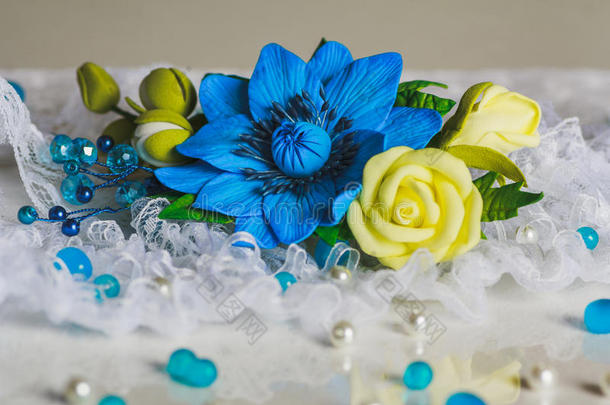 蓝色花朵珠宝