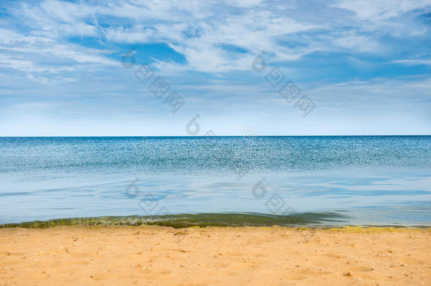 美丽的夏季海洋和<strong>金沙</strong>滩