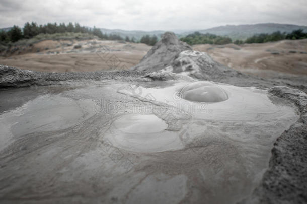 泥火山