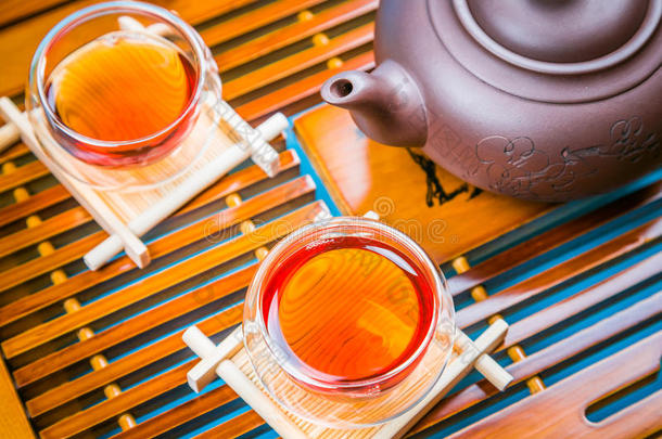 一杯全叶莱桑苏冲茶，一种浓郁的烟熏味茶