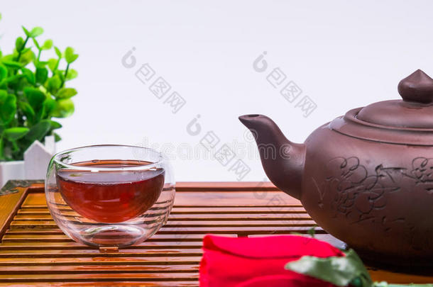一杯全叶莱桑苏冲茶，一种浓郁的烟熏味茶