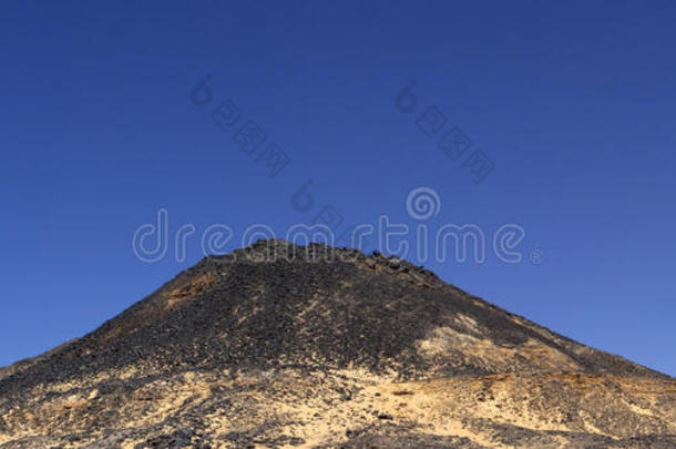 埃及绿洲地区黑色沙漠山