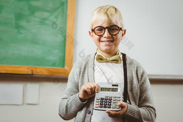 学术的可爱极了后面男孩计算器