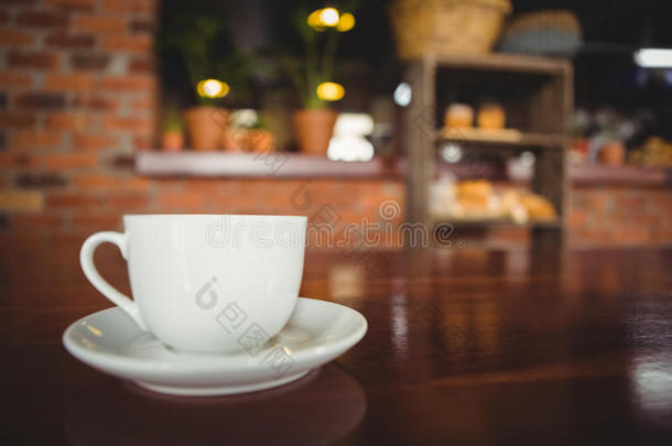 柜台上的杯子和茶托