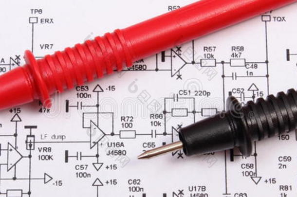 电子印刷电路板和万用表电缆图