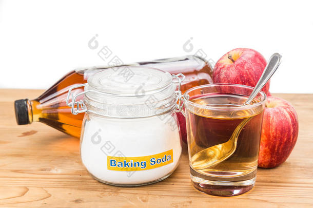苹果醋和小苏打组合用于酸回流