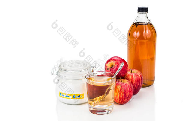 苹果醋和<strong>小苏打</strong>组合用于酸回流