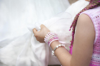 附件臂手镯新娘小孩图片