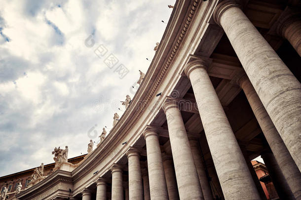 罗马圣彼得广场周围的柱廊，梵蒂冈