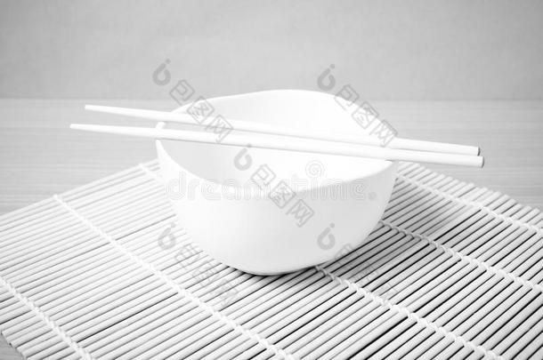 空碗与筷子<strong>黑白色调</strong>风格