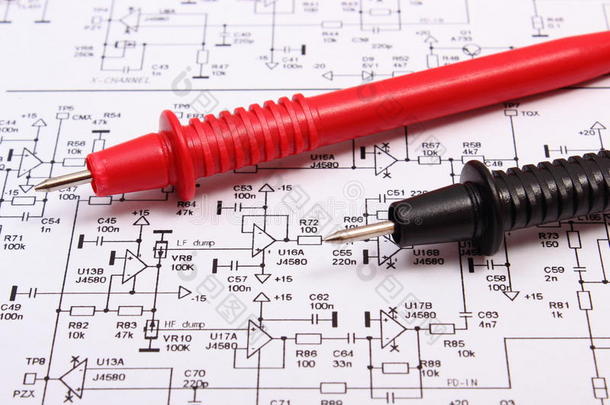 电子印刷电路板和万用表电缆图