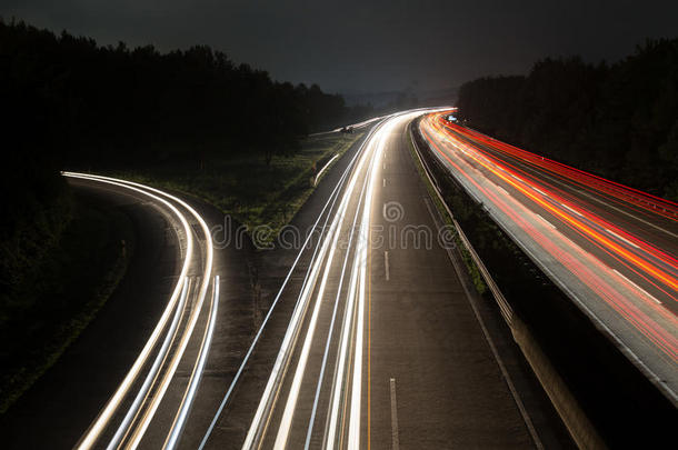 德国高速公路夜间红绿灯