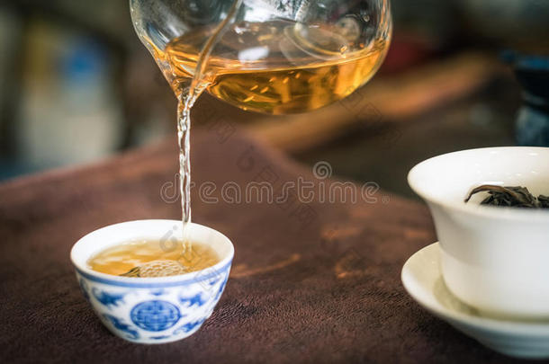 一杯全叶莱桑苏<strong>冲茶</strong>，一种浓郁的烟熏味茶