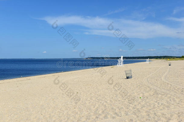 海湾海岸救生队海滩蓝色划船