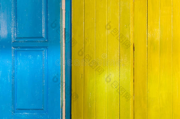 彩色木门窗框背景