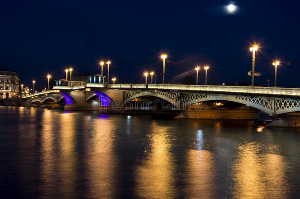 和建筑学美丽的布拉戈维申斯基桥