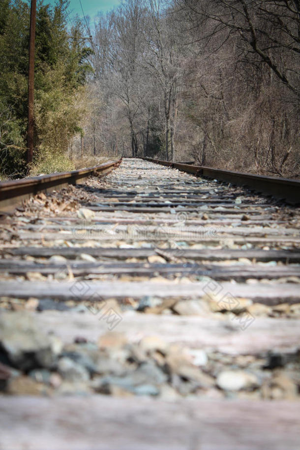 废弃的火车轨道图片包图网企业站