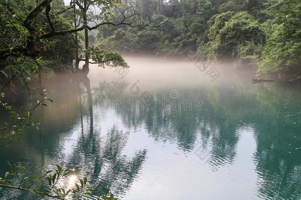 瓷器贵州江湖风景